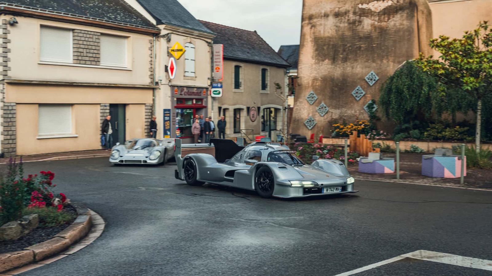 Porsche 963 RSP: Πρεμιέρα με αγωνιστικές καταβολές αλλά για το δρόμο